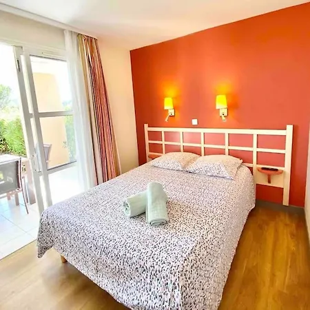 Appartement Capjouss Cap Esterel Rez De Jardin *